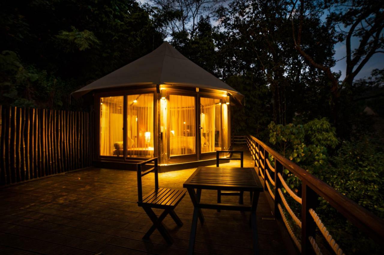 The Pavilions Himalayas Lake View بوكْرا المظهر الخارجي الصورة