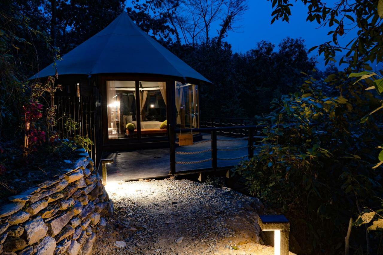 The Pavilions Himalayas Lake View بوكْرا المظهر الخارجي الصورة