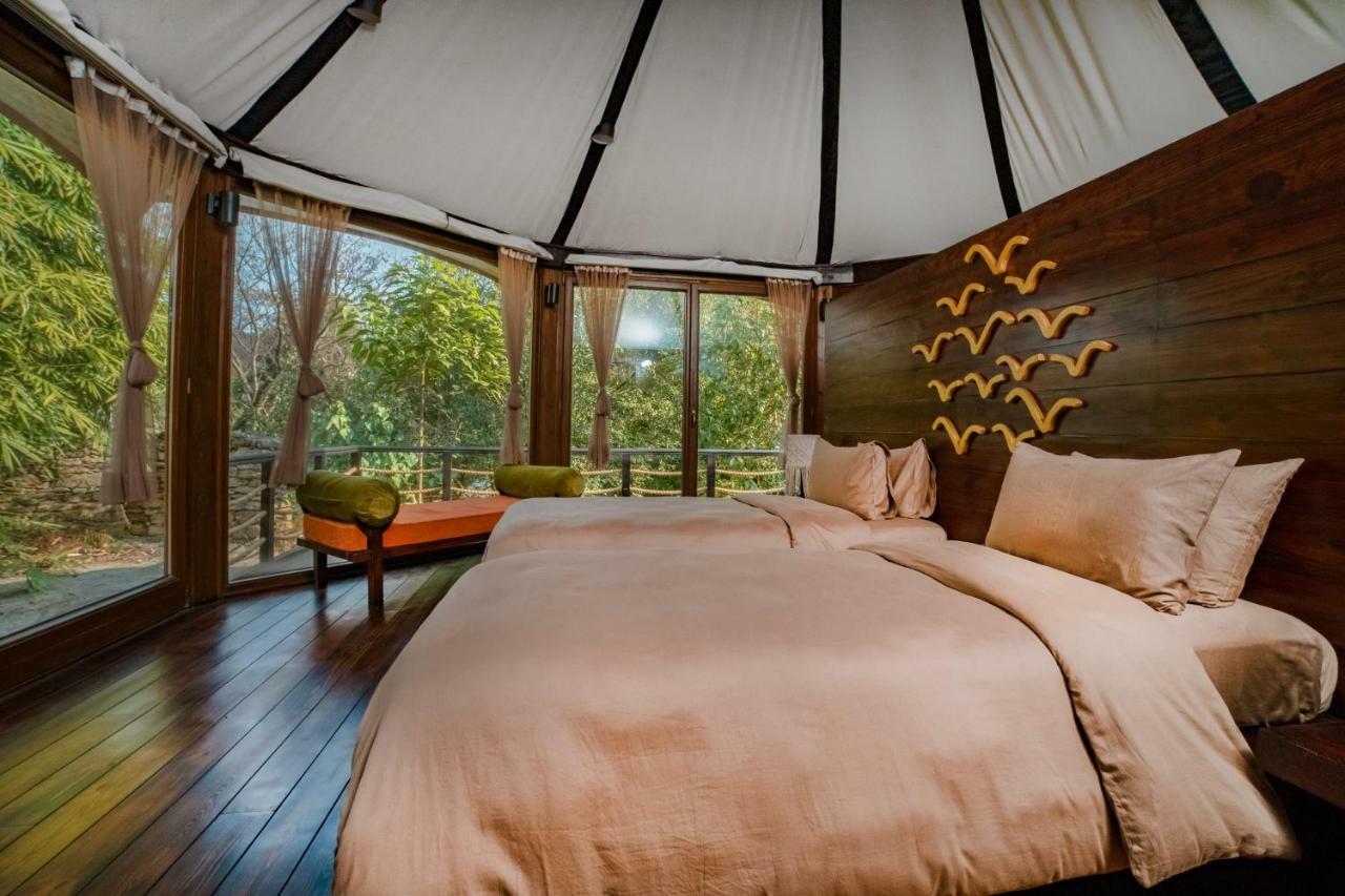The Pavilions Himalayas Lake View بوكْرا المظهر الخارجي الصورة
