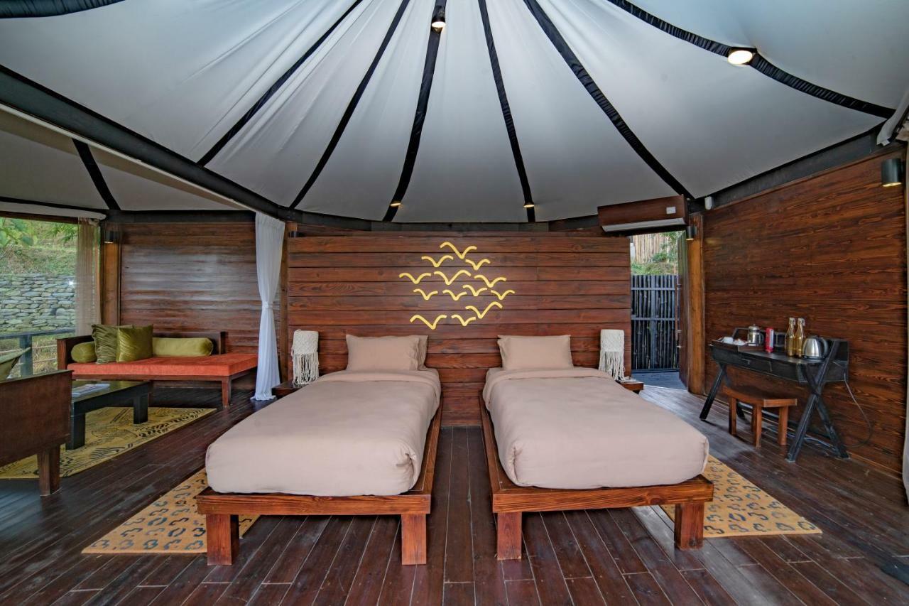 The Pavilions Himalayas Lake View بوكْرا المظهر الخارجي الصورة