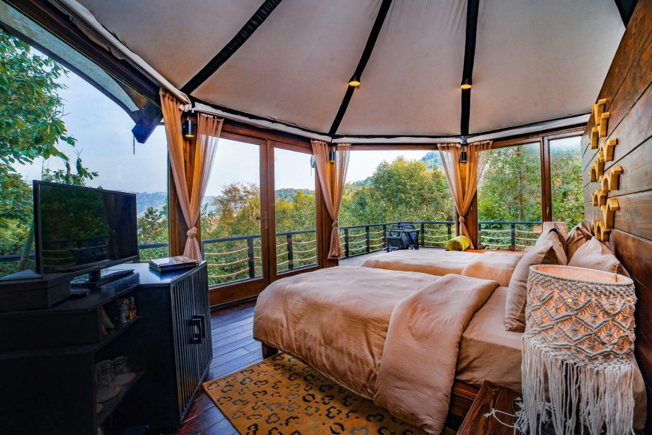 The Pavilions Himalayas Lake View بوكْرا المظهر الخارجي الصورة