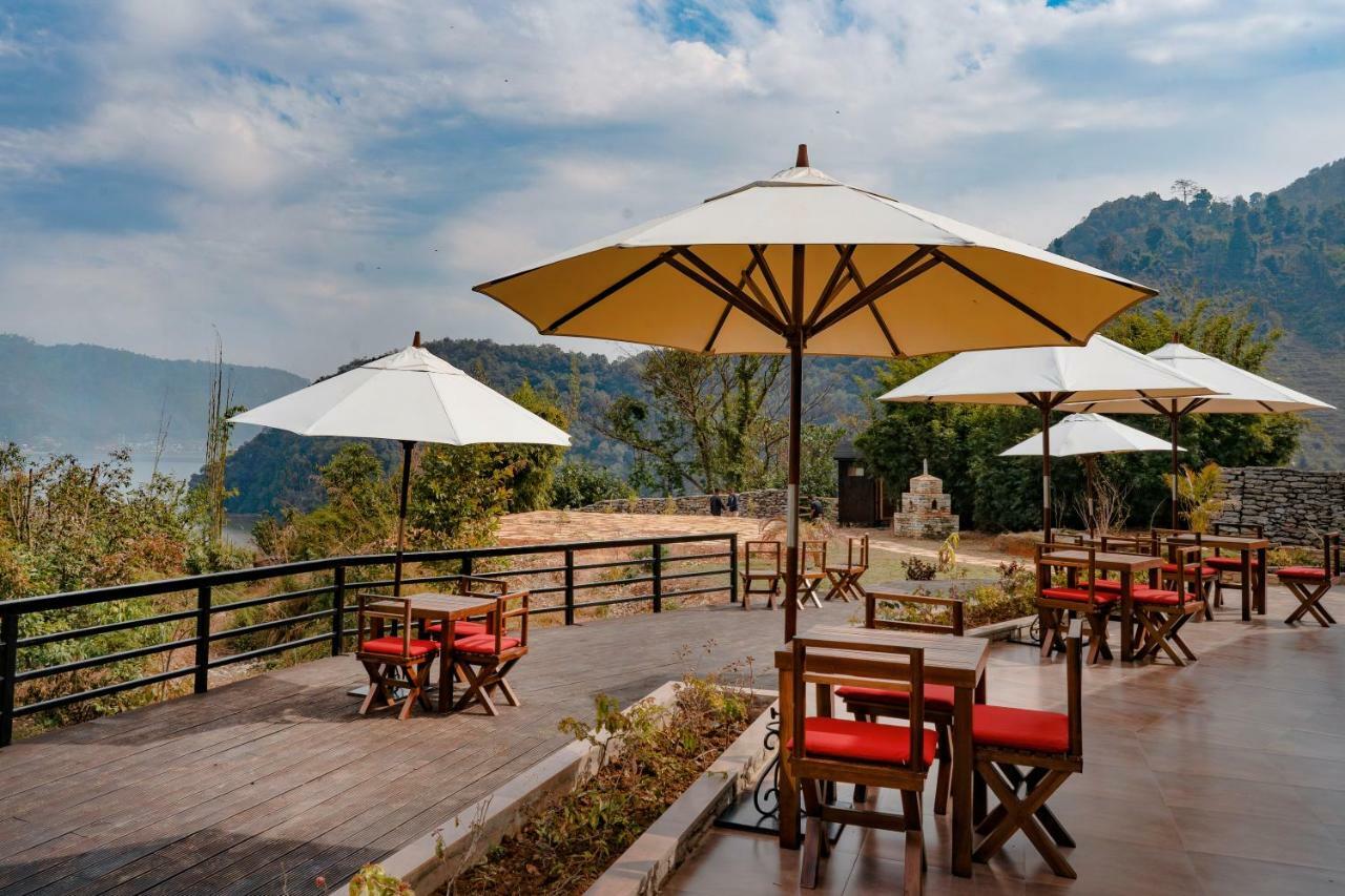 The Pavilions Himalayas Lake View بوكْرا المظهر الخارجي الصورة